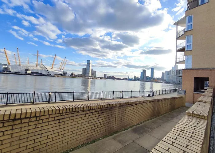 Immaculate 3Bed Apt, Close To O2, Excel, London Stadium & City