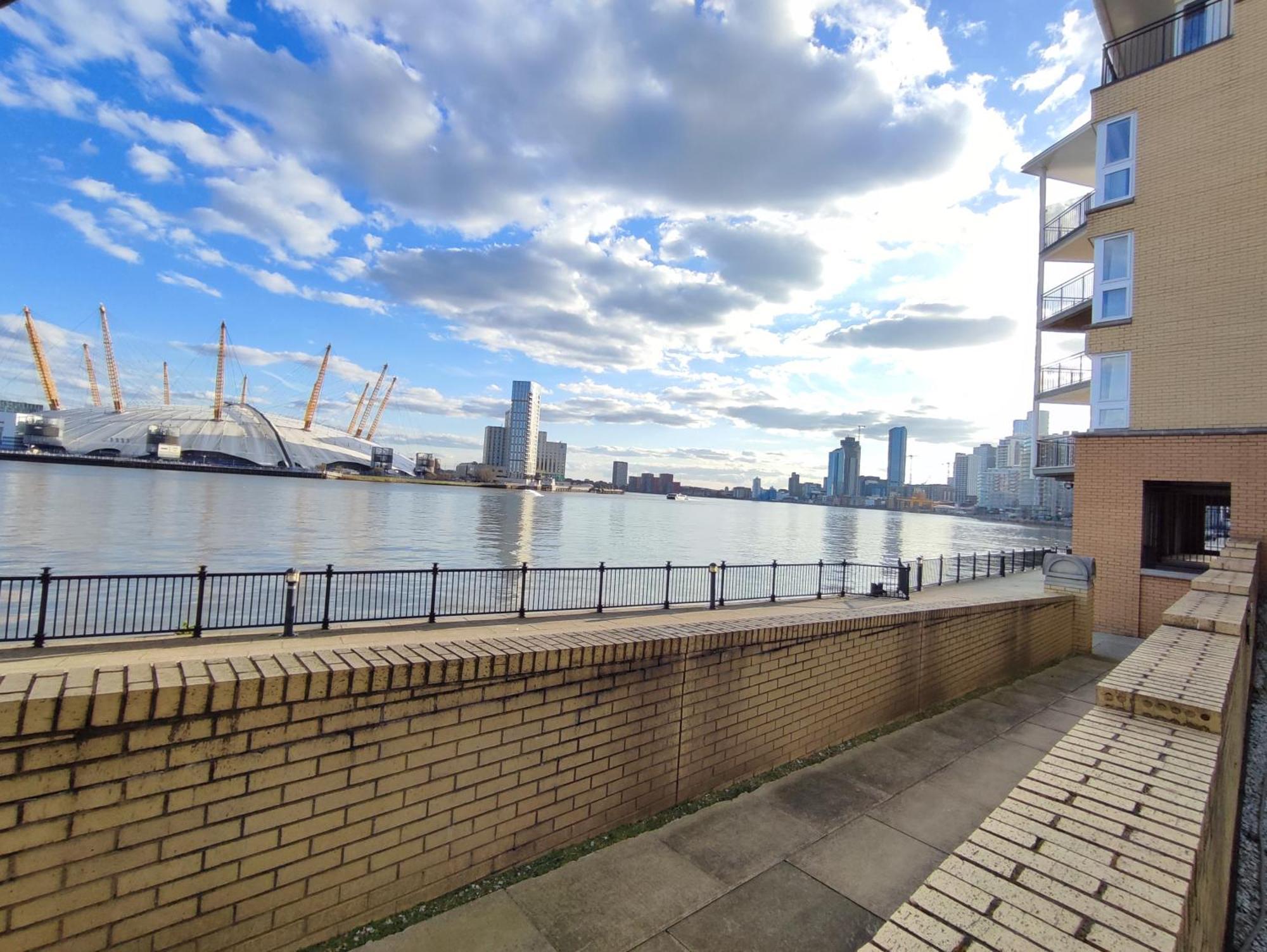 Immaculate 3bed Apt, Close To O2, Excel, Stadium &