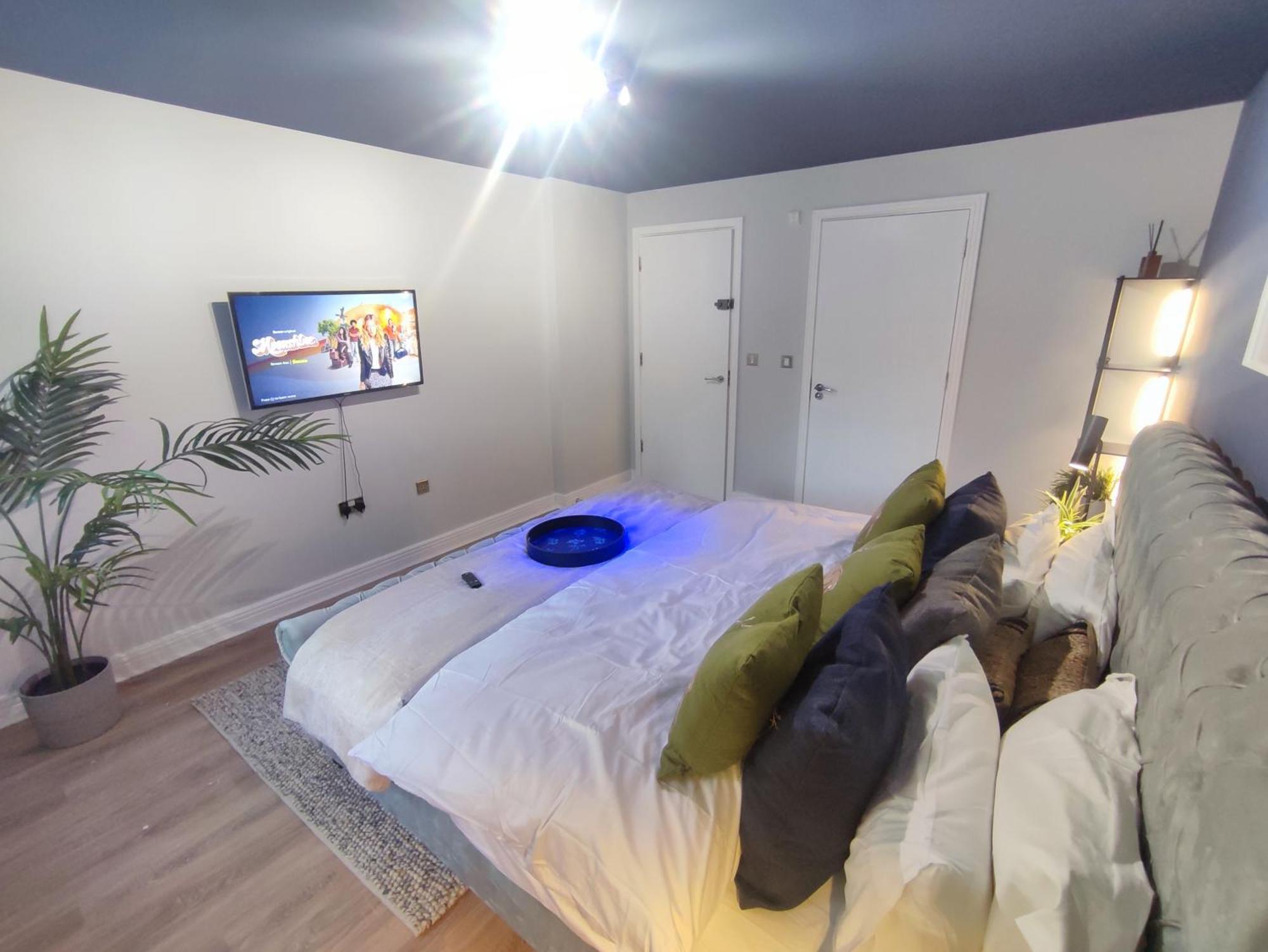 Immaculate 3bed Apt, Close To O2, Excel, Stadium & Apartment